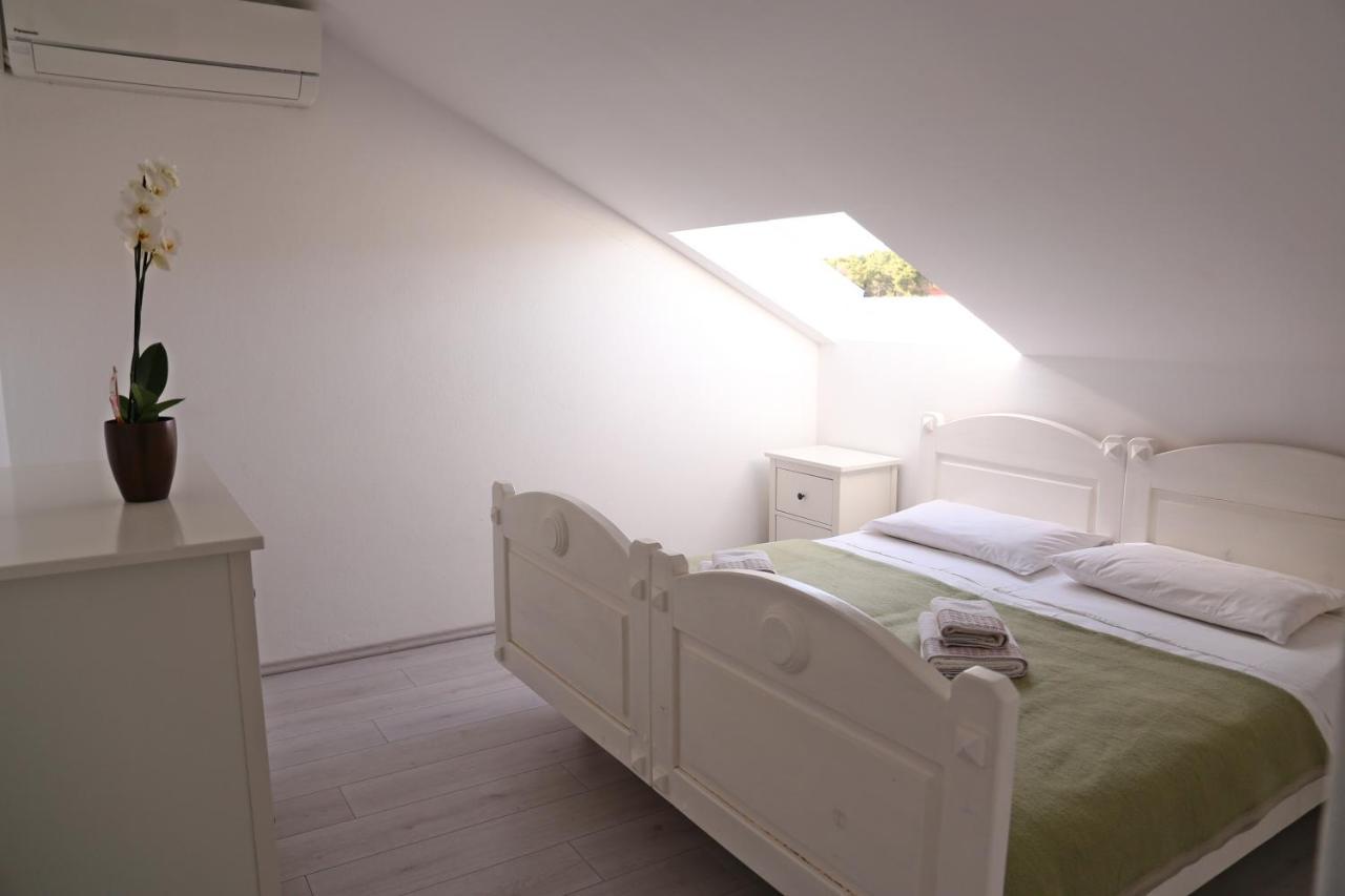 Pansion Marinka-Bire Rooms Lumbarda Ngoại thất bức ảnh