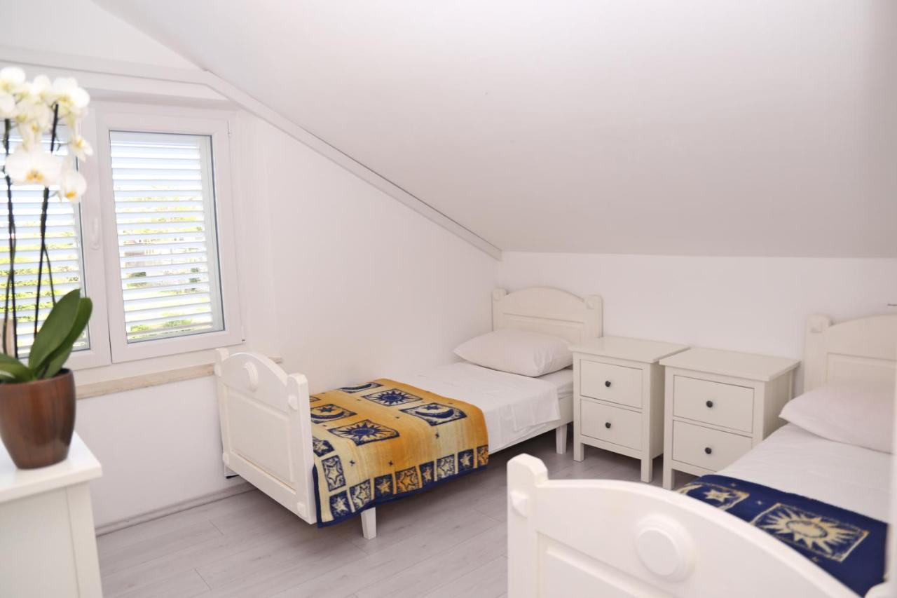 Pansion Marinka-Bire Rooms Lumbarda Ngoại thất bức ảnh